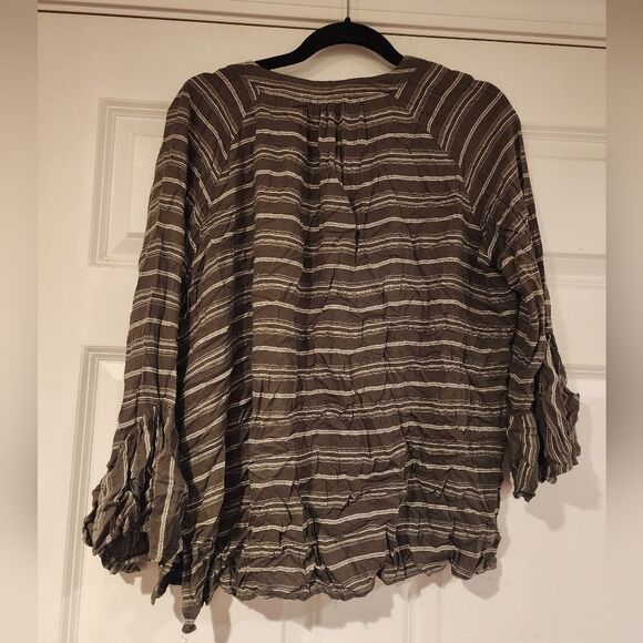A.N.A. Gray and white striped long sleeve blouse M - Picture 3 of 3